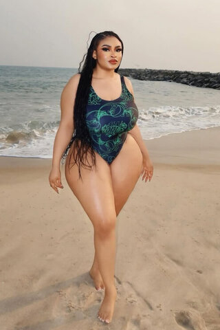 Iamqueenadolph_